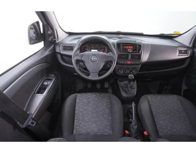 Inside Combo Combi Diesel  Plata