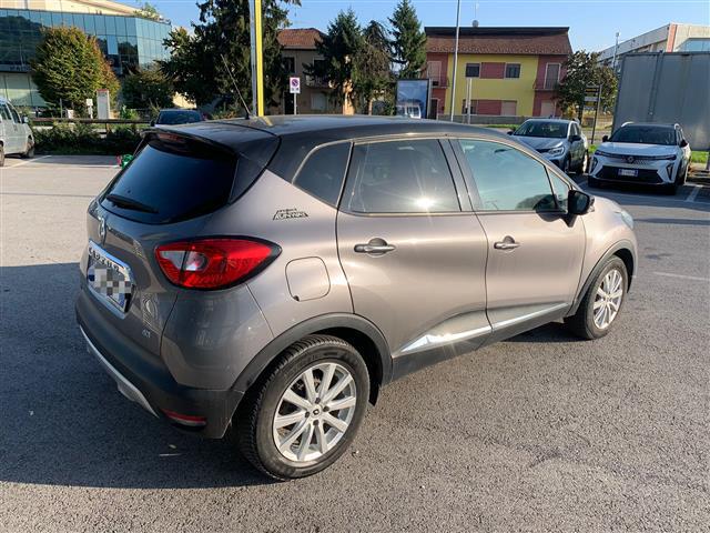 RENAULT Captur 02480147_VO38013041