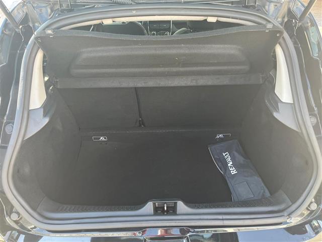 RENAULT Clio 02640754_VO38043366