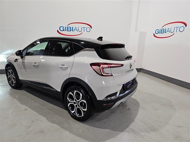 RENAULT Captur 02416181_VO38013170