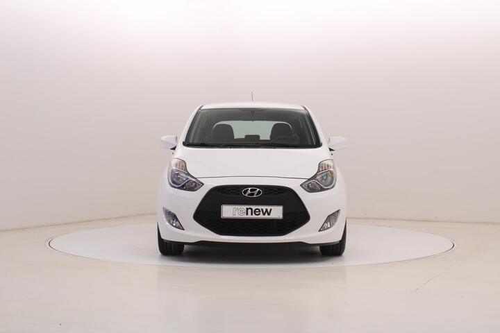 Outside ix20 Diesel  Polar White