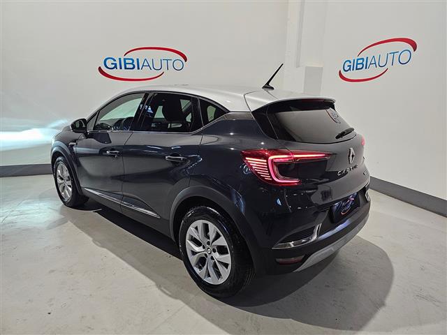 RENAULT Captur 02416164_VO38013170
