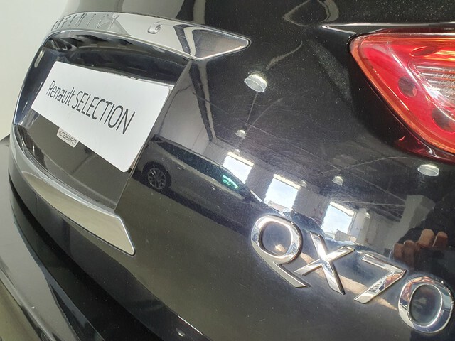 Outside QX70 Diesel  Black Obsidian