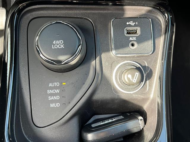 JEEP Compass 02640500_VO38043366