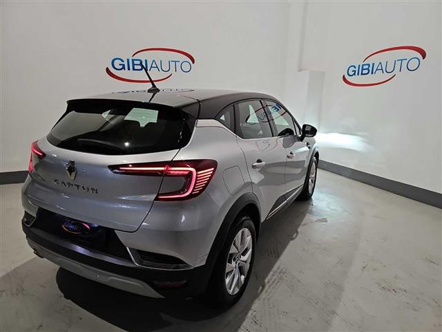 RENAULT Captur 02416142_VO38013170