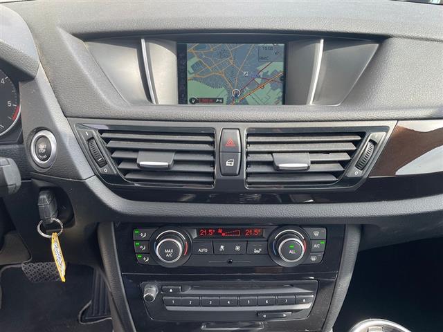 BMW X1 00389269_VO38023217