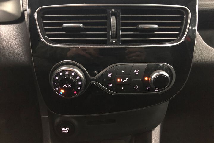 Inside Clio  Rojo Deseo