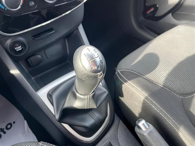 RENAULT Clio 02640963_VO38043366