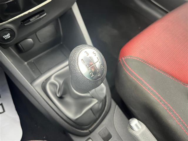 RENAULT Clio 02640127_VO38043366
