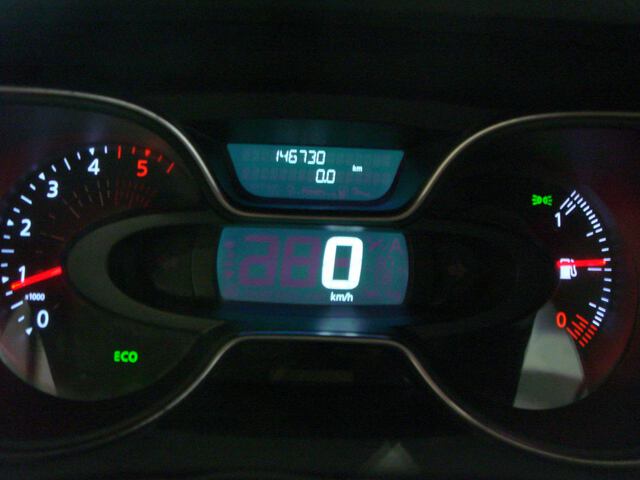 Inside Captur Diesel  BEIGE