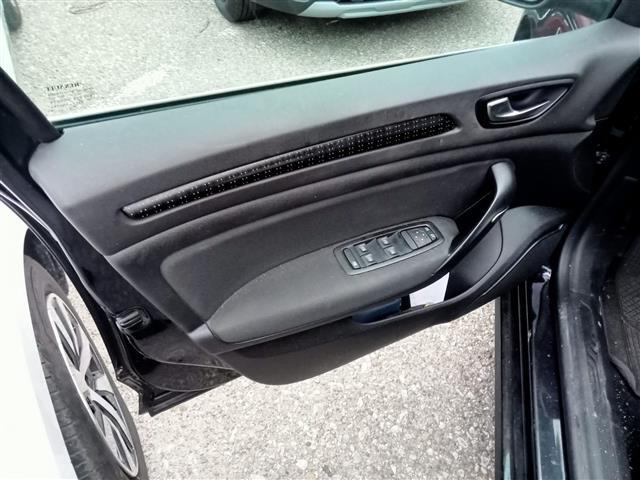 RENAULT Megane 00006267_VO38033579