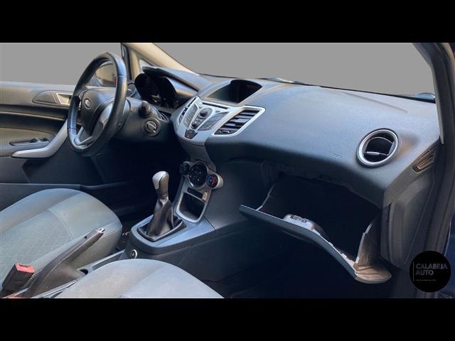 FORD Fiesta 00006306_VO38033579