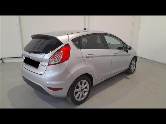 FORD Fiesta 02490623_VO38013041