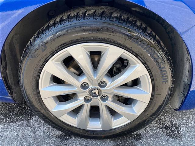 RENAULT Clio 02641547_VO38043366