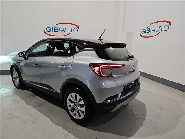 RENAULT Captur 02415999_VO38013170