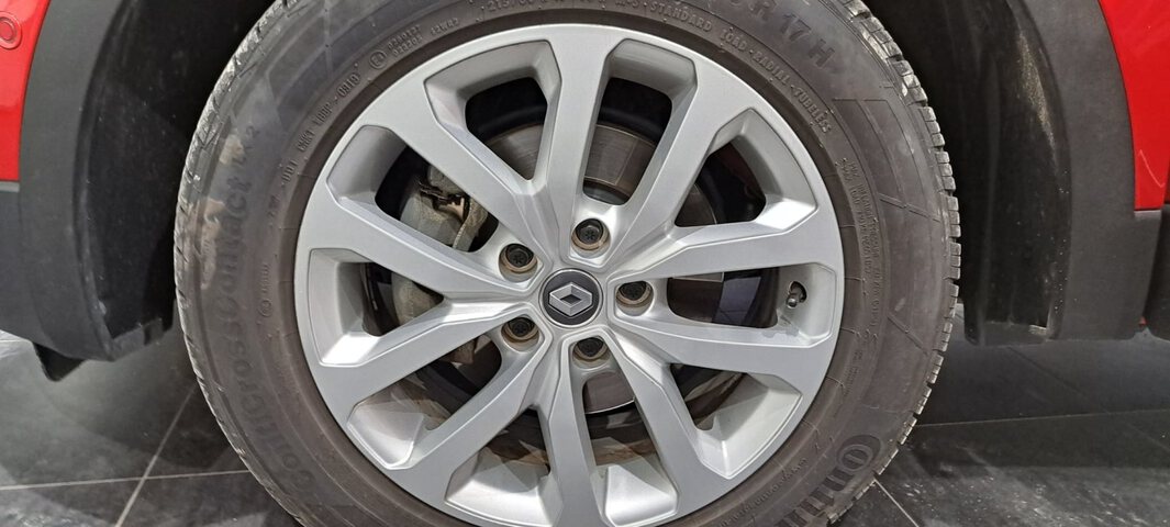Outside Kadjar Diesel  Rojo Deseo
