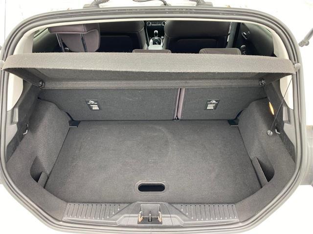 FORD Fiesta 02640730_VO38043366