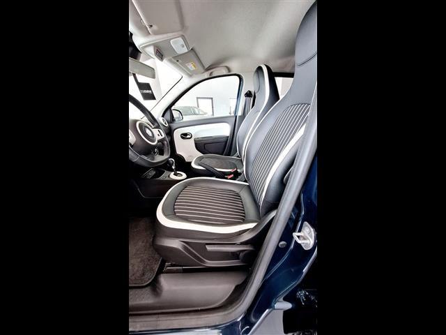 RENAULT Twingo 00811608_VO38013074