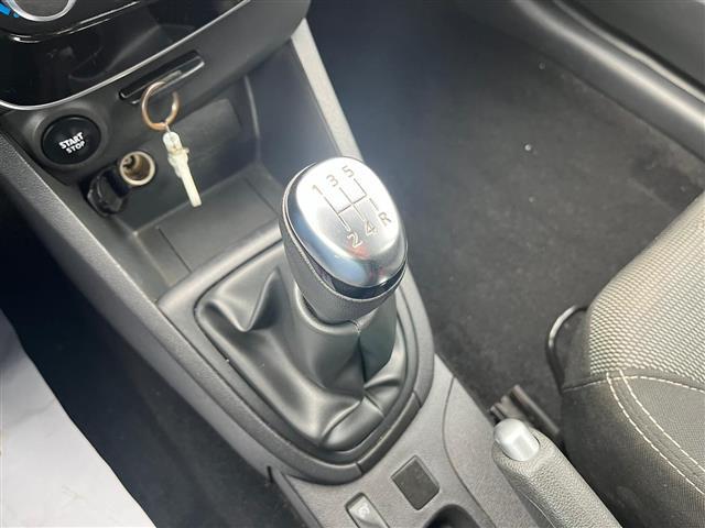 RENAULT Clio 02641139_VO38043366