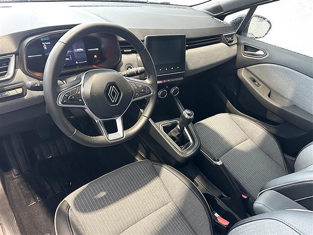 RENAULT Clio 00094596_VO38013437