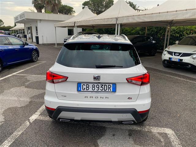 SEAT Arona 2017 02640229_VO38043366