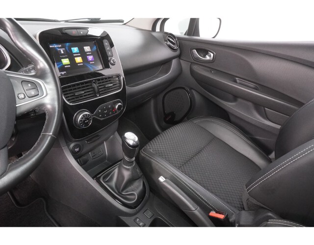 Inside Clio Sport Tourer Diesel  GRIS