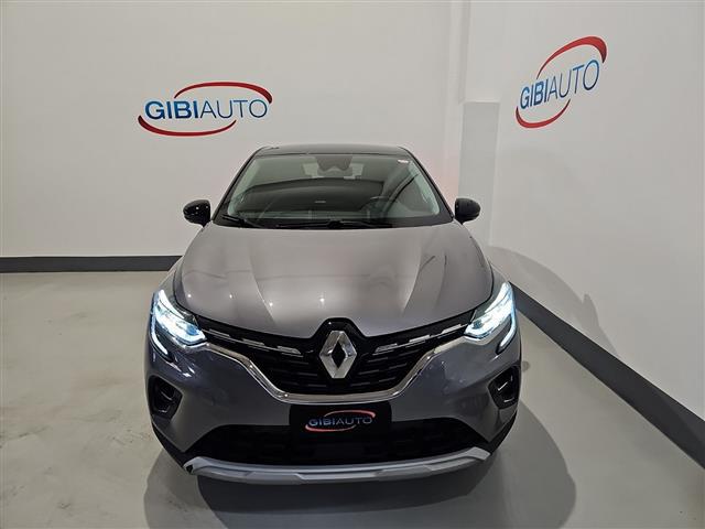 RENAULT Captur 02416030_VO38013170