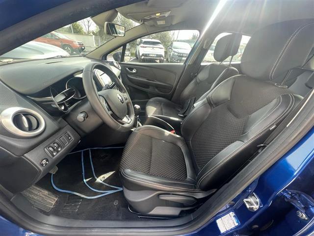 RENAULT Clio 05879927_VO38013080