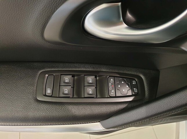 Inside Kadjar Diesel  Gris Highland