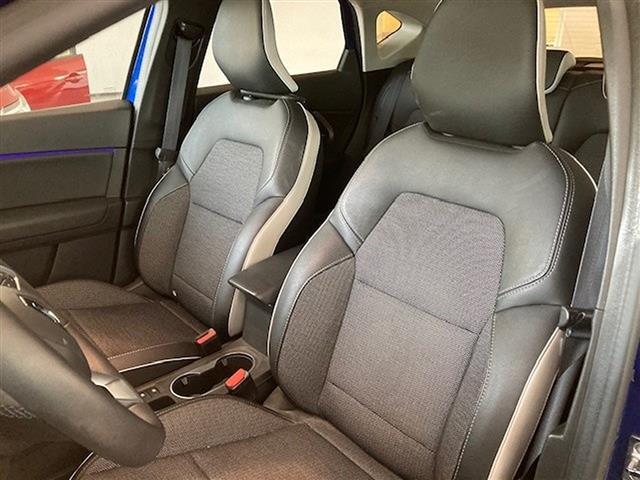 RENAULT Captur 00015883_VO38023184