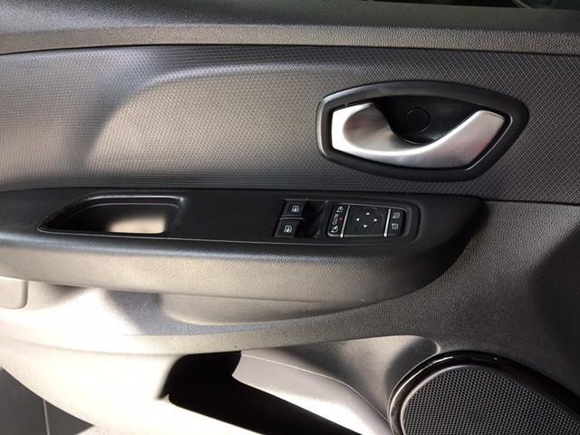 RENAULT Clio 00024026_VO38013404