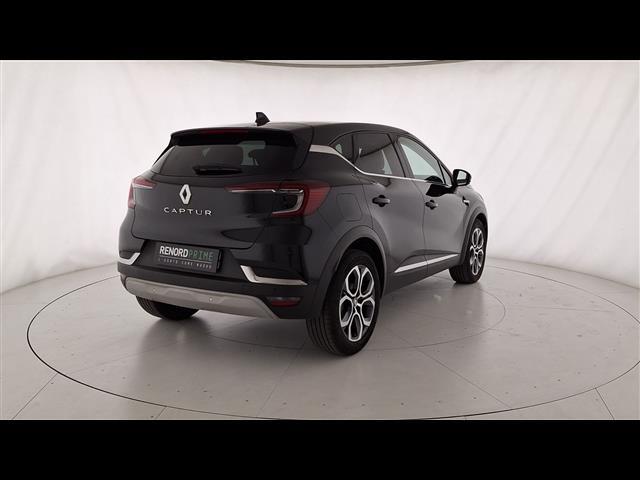 RENAULT Captur 00973925_VO38023732