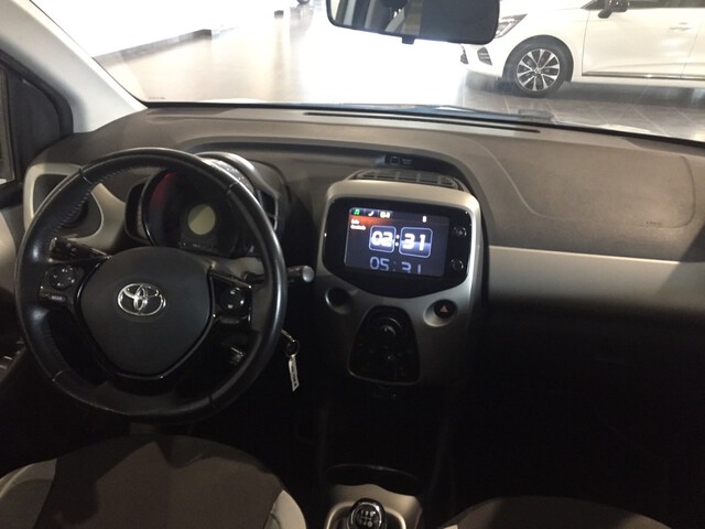 Inside Aygo  GRIS PLATINO