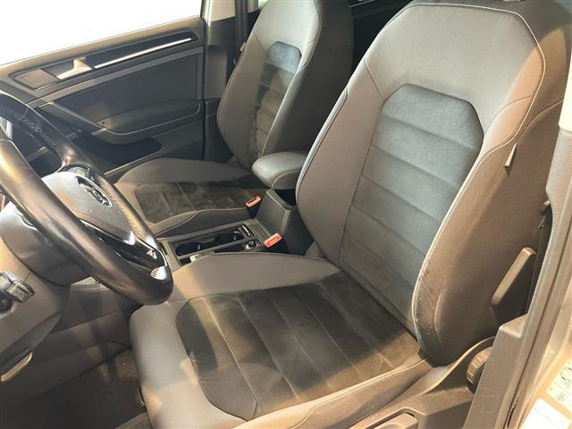 VOLKSWAGEN Golf 00985098_VO38023207