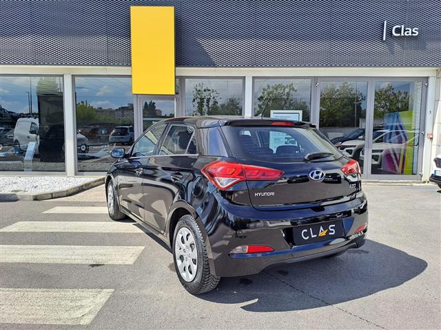 HYUNDAI i20 05884703_VO38013080