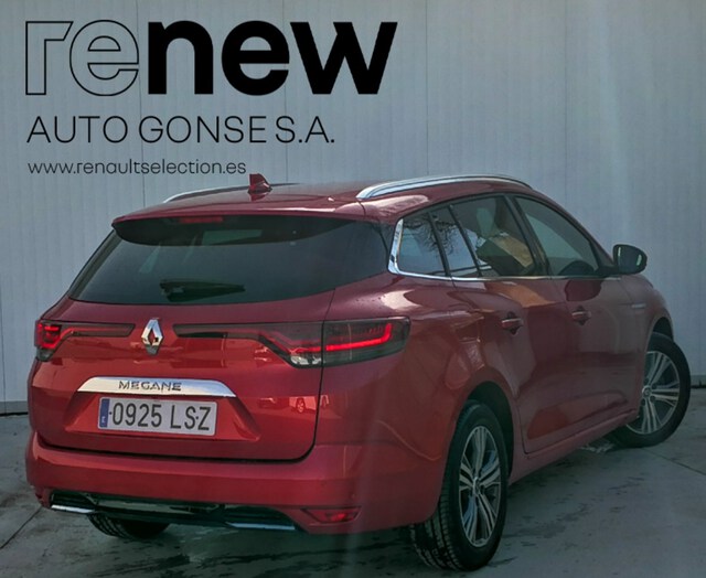 Outside Mégane Sport Tourer  Rojo Deseo