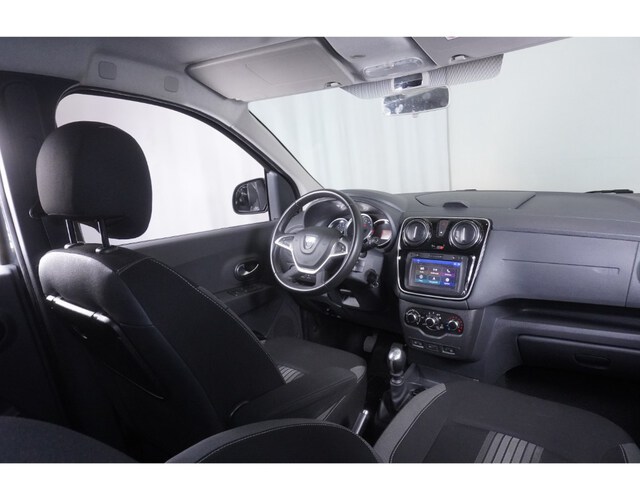 Inside Lodgy Diesel  GRIS