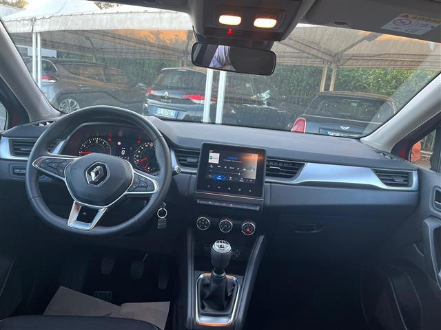 RENAULT Captur 02640935_VO38043366