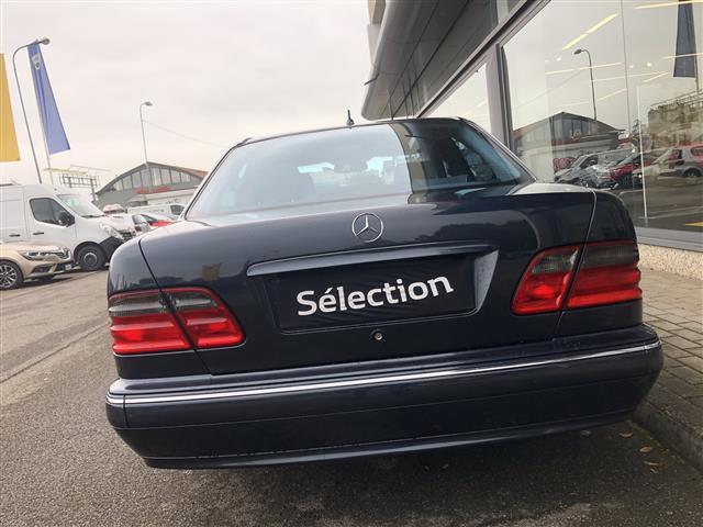 dai un'occhiata prese di fabbrica di prim'ordine MERCEDES E 270 td cdi Avantgarde Comand diesel automatico 4 usata ... dai un'occhiata prese di fabbrica di prim'ordine MERCEDES E 270 td cdi Avantgarde Comand diesel automatico 4 usata ...