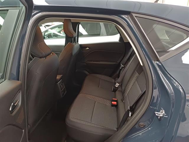RENAULT Captur 00015881_VO38023184