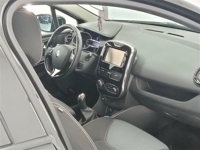 RENAULT Clio 02600411_VO38053400