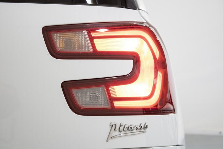 Outside C4 Grand Picasso Diesel  Blanco Banquise