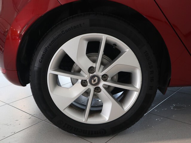Outside Clio  Rojo Deseo