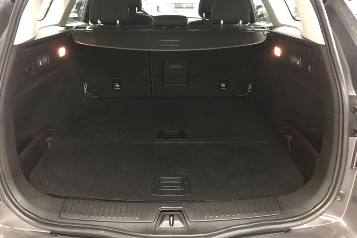 Inside Talisman Sport Tourer Diesel  Gris