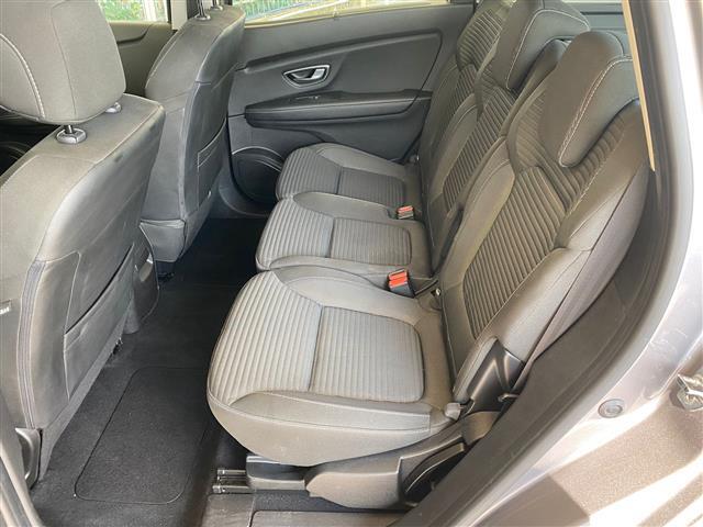 RENAULT Grand Scenic 02640936_VO38043366