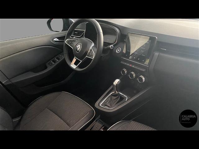RENAULT Clio 00006138_VO38033579