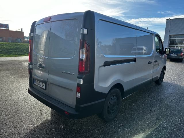 Außenausstattung Trafic highland-grau met.   weiss