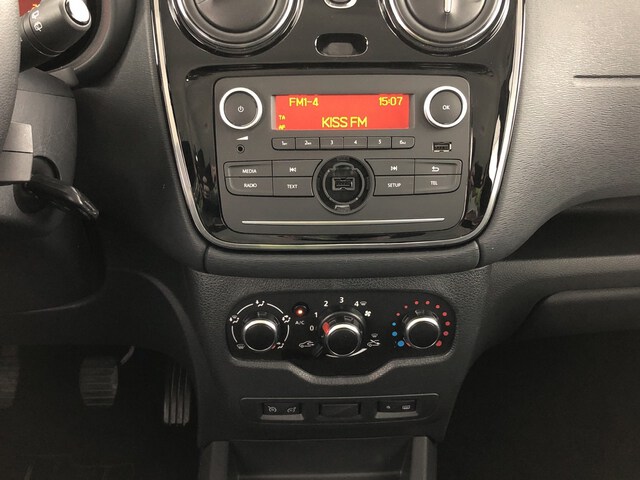 Inside Lodgy Diesel  Negro
