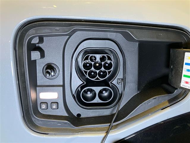 RENAULT Megane IV E Tech 00971856_VO38023207