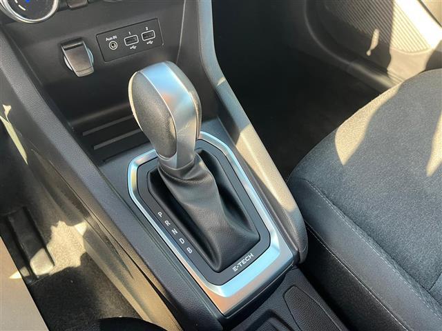 RENAULT Clio 02640766_VO38043366